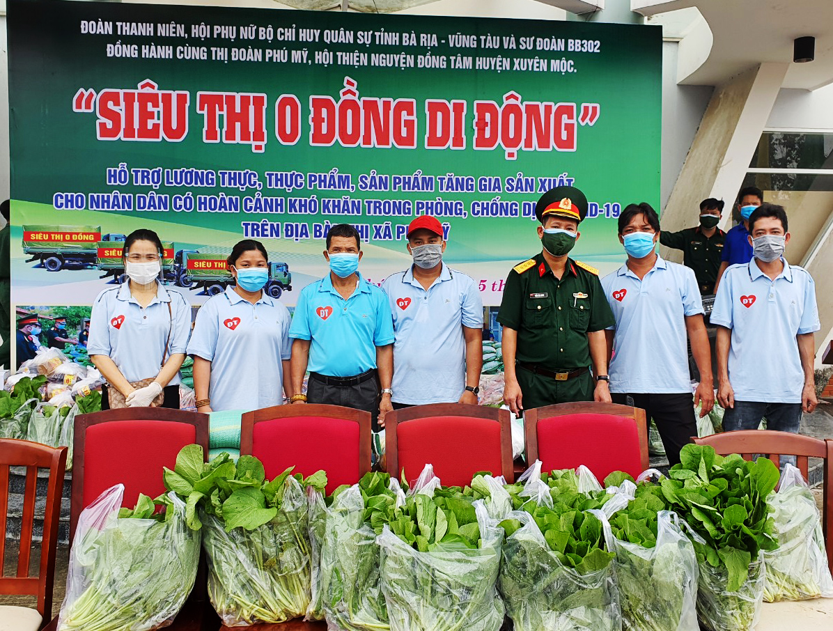 Rau xanh chiến sĩ Khu 5 tiếp ứng chống dịch 